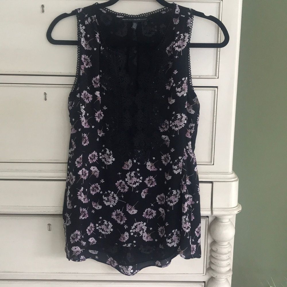 White House Black Market top. Size XS